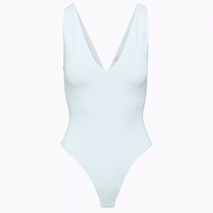 Aritzia Babaton Contour V neck Bodysuit